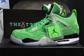 Air Jordan 4 Wahlburgers